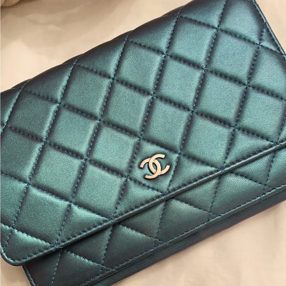 Metallic Chanel Lambskin Wallet on a Chain - Picture 2 of 10